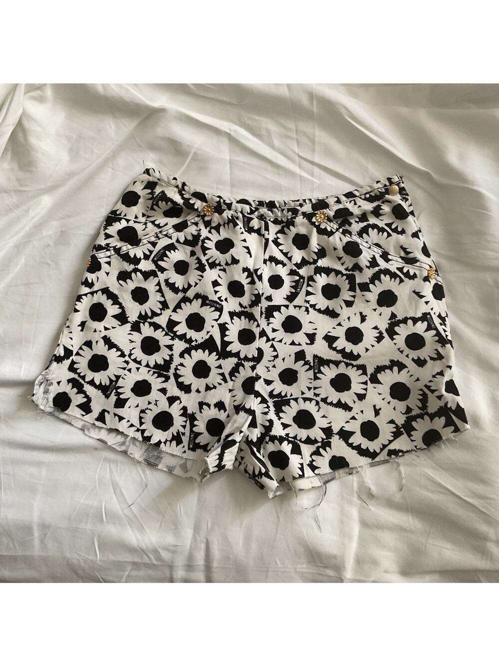 MOSCHINO JEANS Women's Black/White Floral Denim Shorts Size 8 Mid Rise Zip